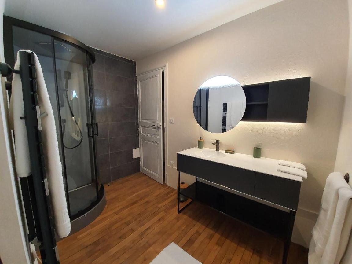 Chambre Romantique Dans Le Chateau De La Bouchatte Chazemais Exterior foto